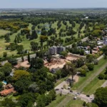 un proyecto de arquitectura moderna que conservará una casa histórica.